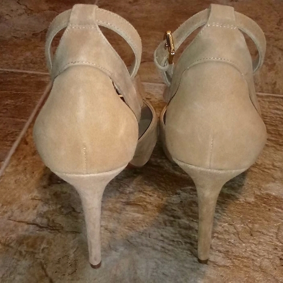 Michael Kors Pumps - Picture 6 of 7